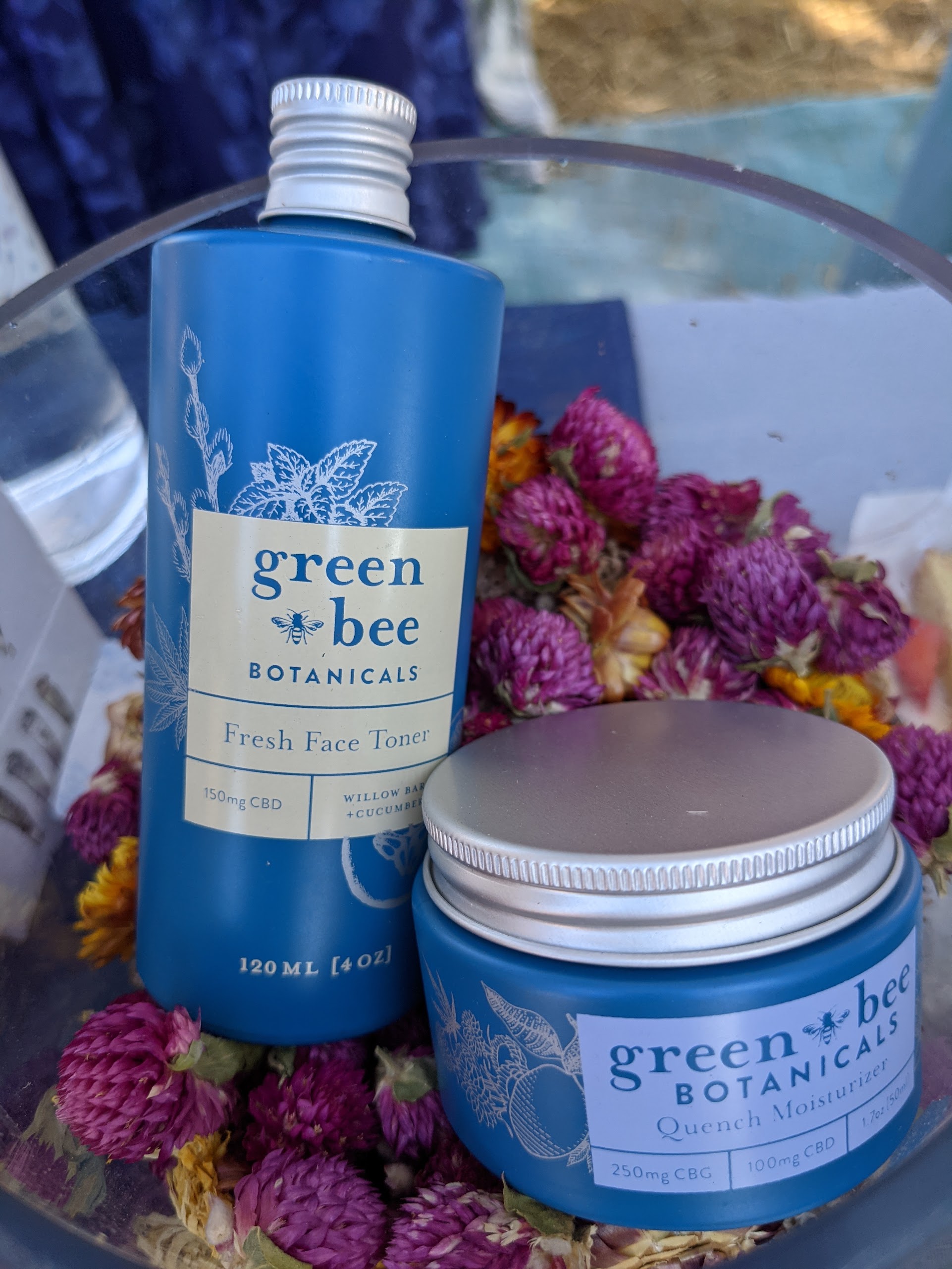 quench-and-fresh-bottles-plastic-free-packaging Heavy glass for a luxurious feel